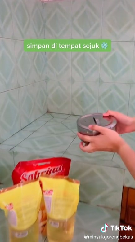 Agar tak bau tengik, begini cara aman simpan minyak goreng bekas yang masih layak pakai