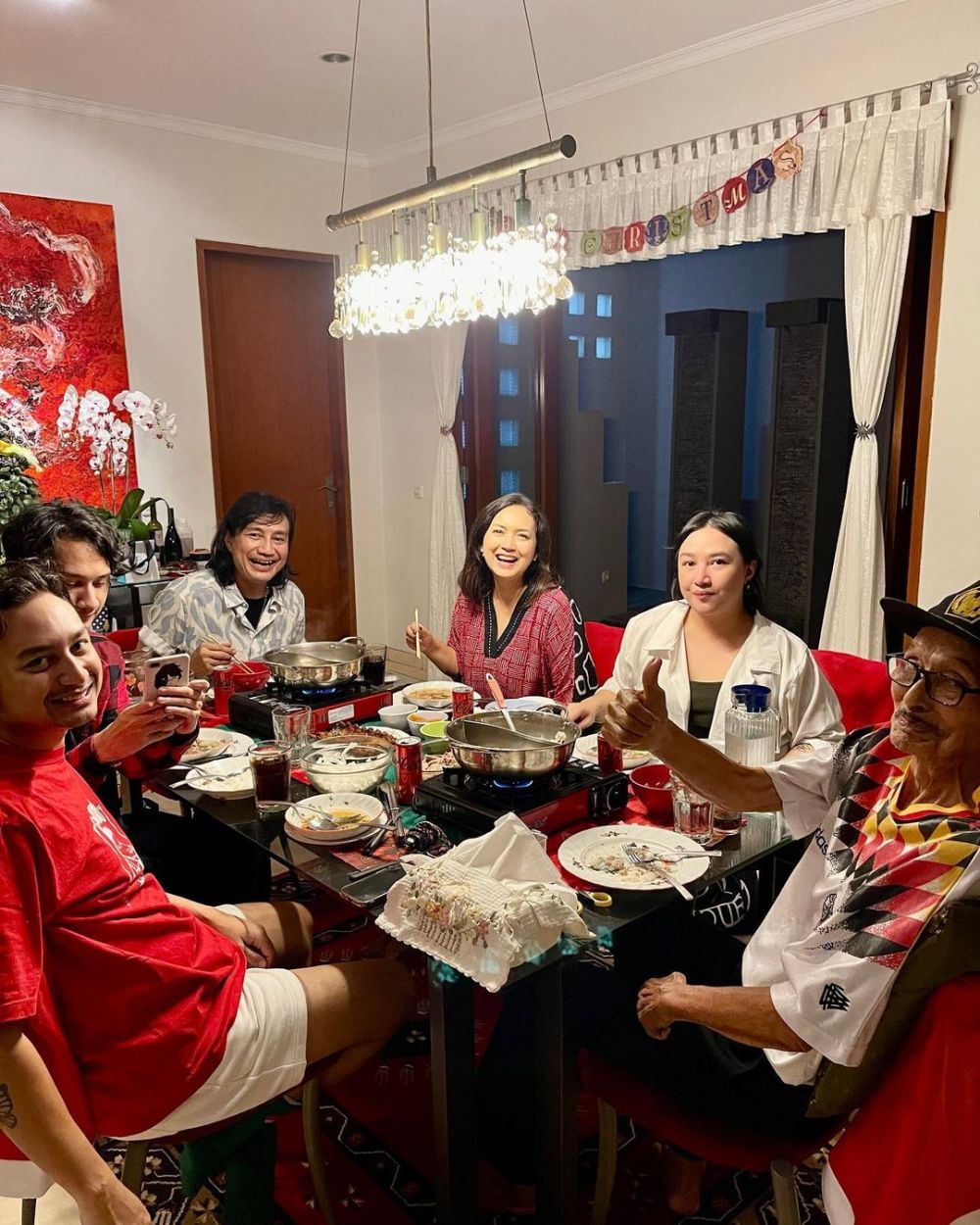 Ira Wibowo rayakan natal bareng mantan suami © 2022 Instagram Ira Wibowo rayakan natal bareng mantan suami © 2022 Instagram