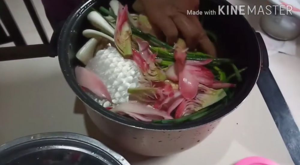 Tak perlu presto, ini 5 cara memasak ikan mas supaya durinya lunak dan bisa dimakan