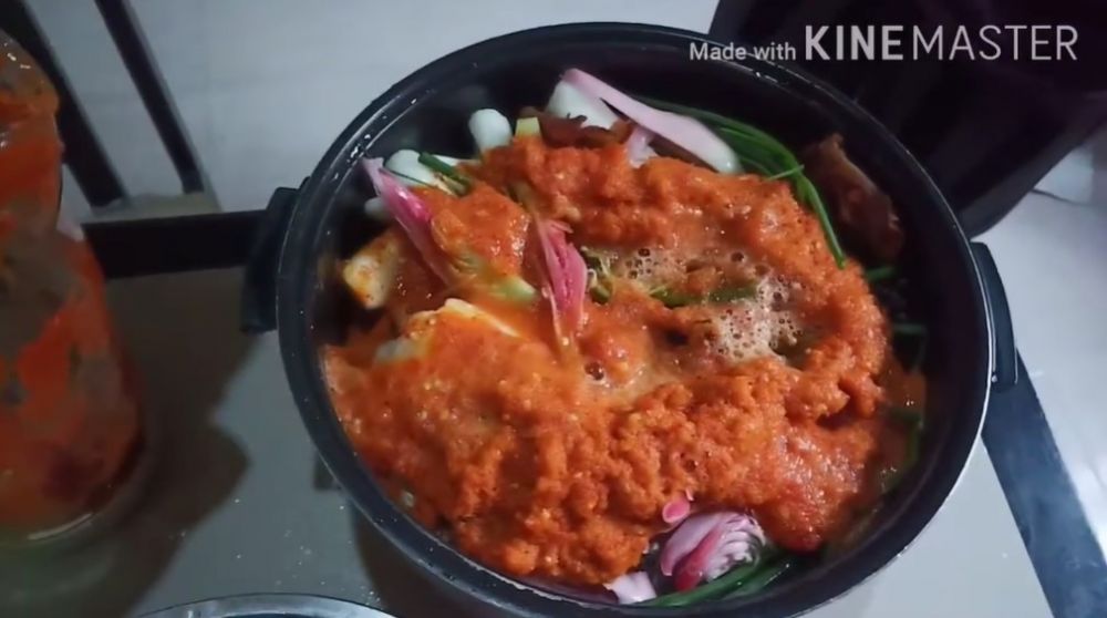 Tak perlu presto, ini 5 cara memasak ikan mas supaya durinya lunak dan bisa dimakan