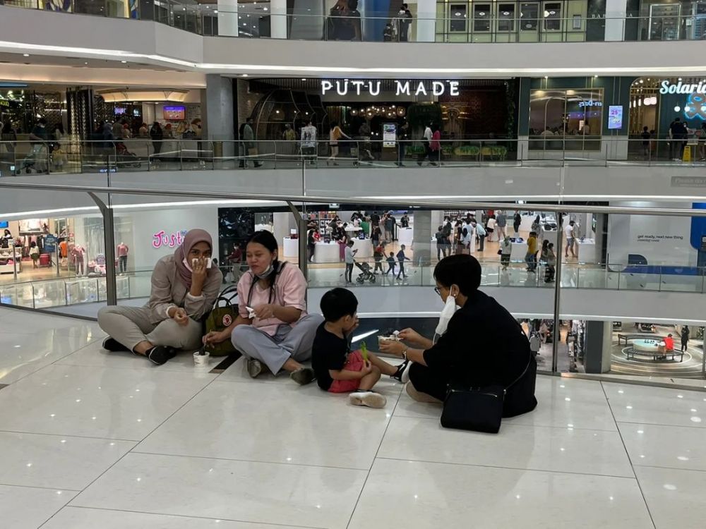 Retno Marsudi ngemper di mal Berbagai sumber Retno Marsudi ngemper di mal Berbagai sumber