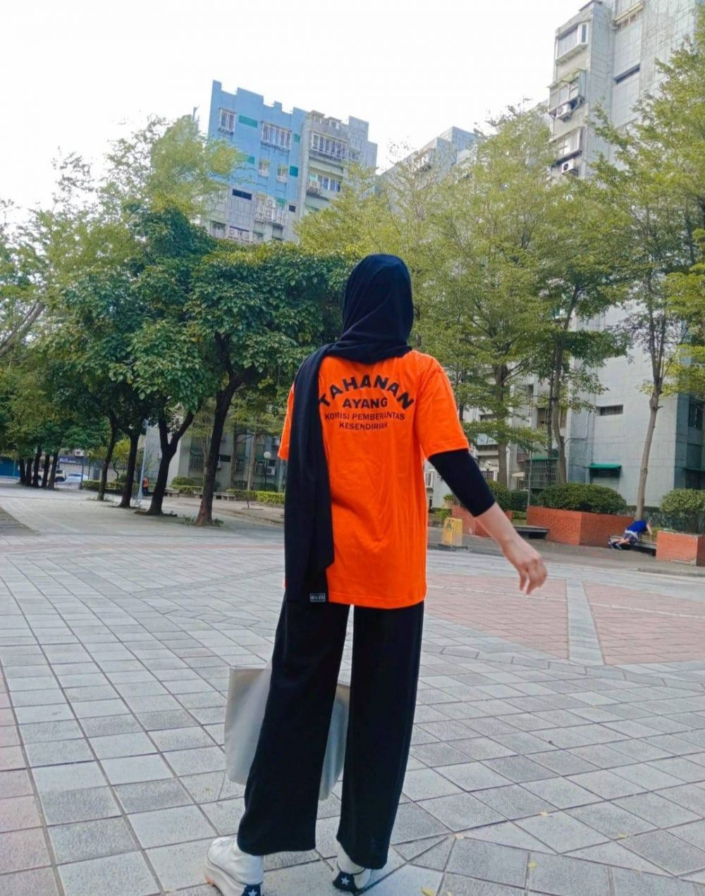 baju tahanan nyeleneh © berbagai sumber