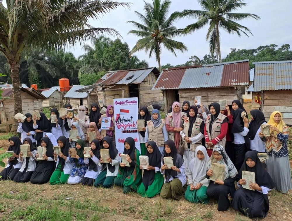 Tere penyanyi mualaf guru ngaji © berbagai sumber Tere penyanyi mualaf guru ngaji © berbagai sumber