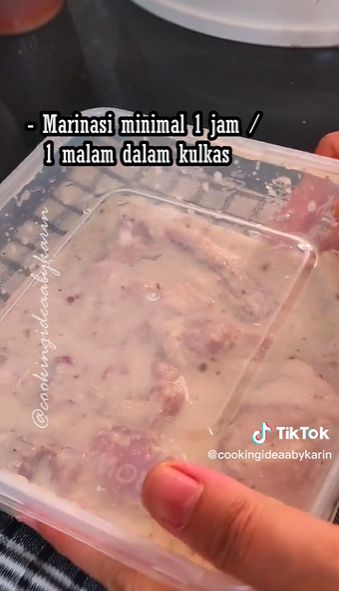 7 Cara simpel bikin ayam goreng bawang putih, enak, renyah, dan dagingnya nggak kering