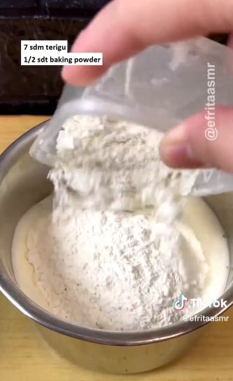 7 Cara membuat nasi sisa jadi martabak manis yang lembut, legit, dan antigagal