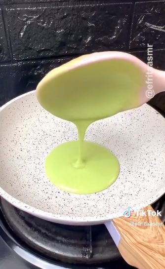 7 Cara membuat nasi sisa jadi martabak manis yang lembut, legit, dan antigagal