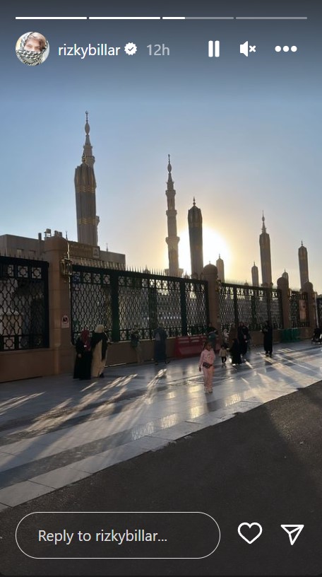 Momen Lesty Kejora dan Billar umrah © berbagai sumber