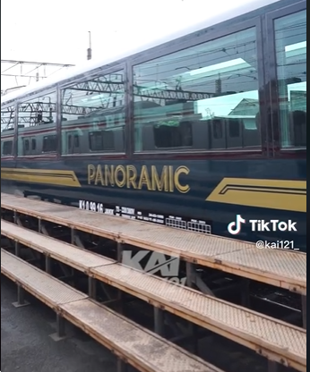 Potret mewahnya kereta api panoramic Jakarta-Jogja © 2022 brilio.net Potret mewahnya kereta api panoramic Jakarta-Jogja © 2022 brilio.net