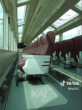 Potret mewahnya kereta api panoramic Jakarta-Jogja © 2022 brilio.net Potret mewahnya kereta api panoramic Jakarta-Jogja © 2022 brilio.net