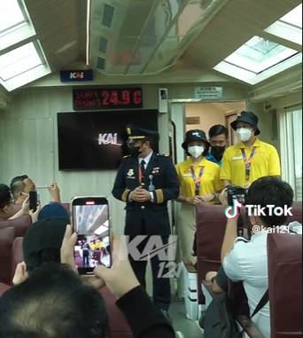 Potret mewahnya kereta api panoramic Jakarta-Jogja © 2022 brilio.net Potret mewahnya kereta api panoramic Jakarta-Jogja © 2022 brilio.net