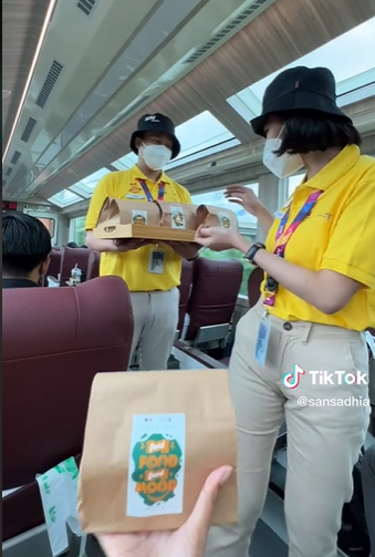 Potret mewahnya kereta api panoramic Jakarta-Jogja © 2022 brilio.net Potret mewahnya kereta api panoramic Jakarta-Jogja © 2022 brilio.net