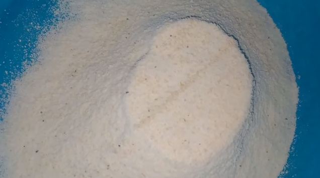 Nggak perlu dibuang, ini trik bikin tepung sisa fried chicken bisa digunakan kembali