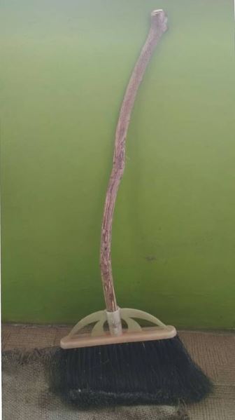 penampakan orang menyambungkan benda © 2022 Instagram 