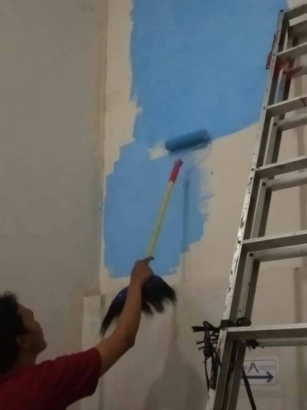 penampakan orang menyambungkan benda © 2022 Instagram 