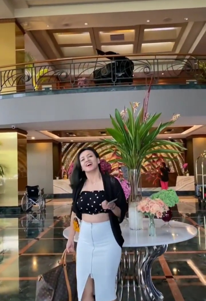 potret terbaru yeyen lidya usai resmi bercerai © berbagai sumber