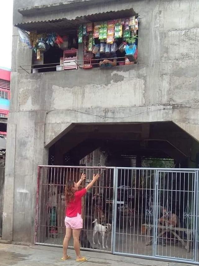 momen apes orang saat belanja ke warung © berbagai sumber