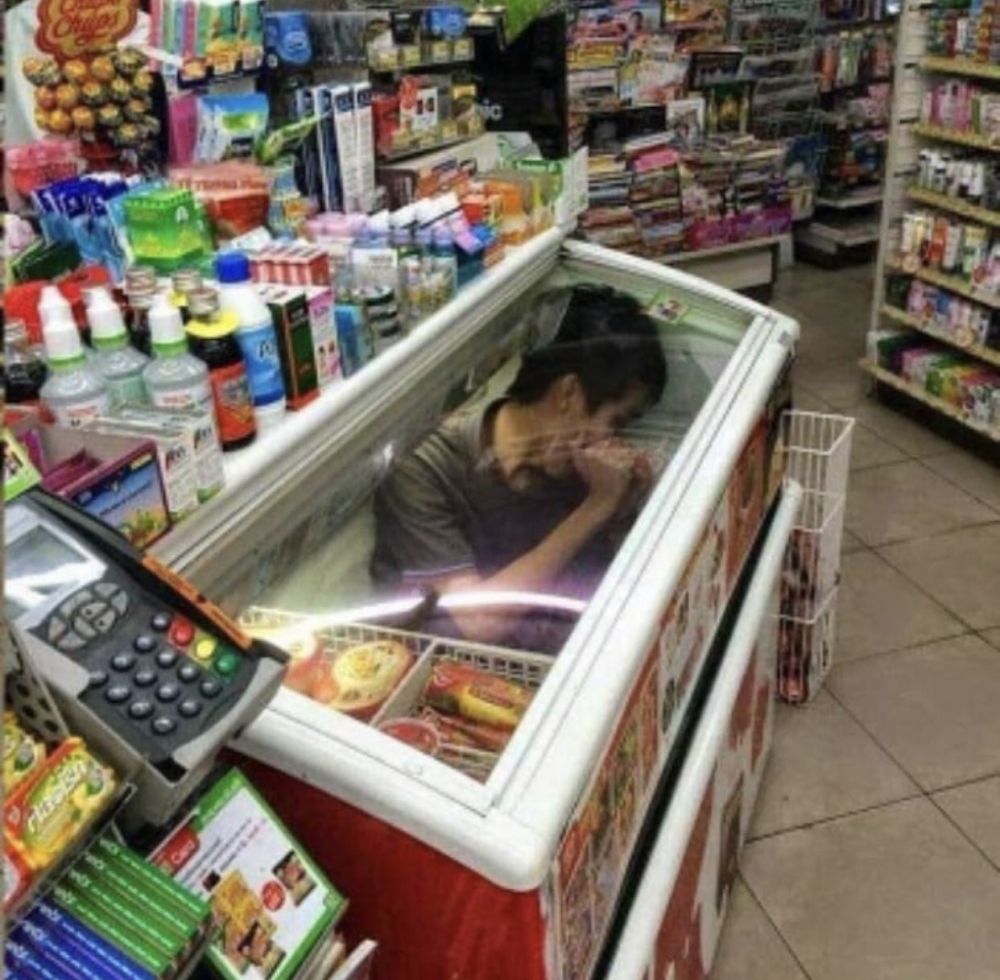 momen apes orang saat belanja ke warung © berbagai sumber