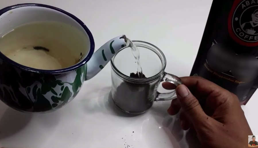 Tanpa mesin khusus, ini cara mudah menyeduh kopi hitam tanpa ampas