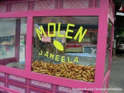 spanduk nama mirip artis © berbagai sumber