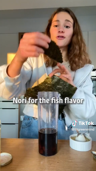 Wanita ini masak tahu jadi mirip ikan salmon, begini 5 cara membuatnya