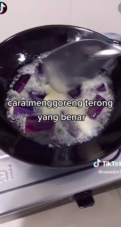 Cara jitu goreng terong agar cantik dan warnanya tidak menghitam