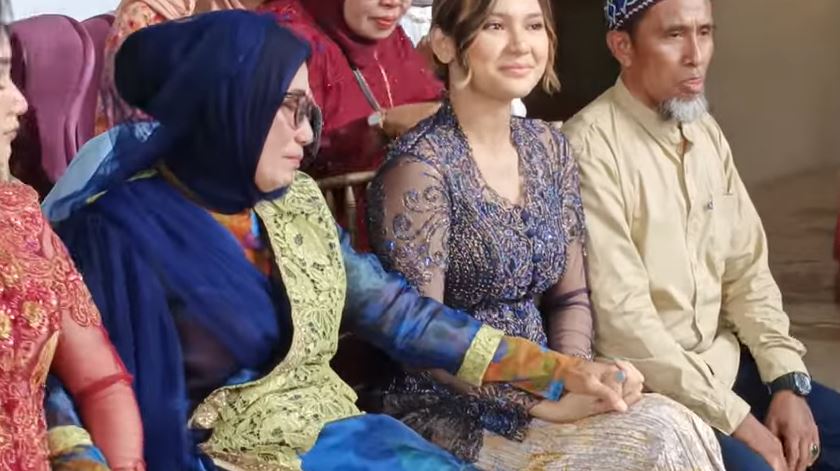 Arie Kriting tak terlihat di acara lamaran © 2022 berbagai sumber