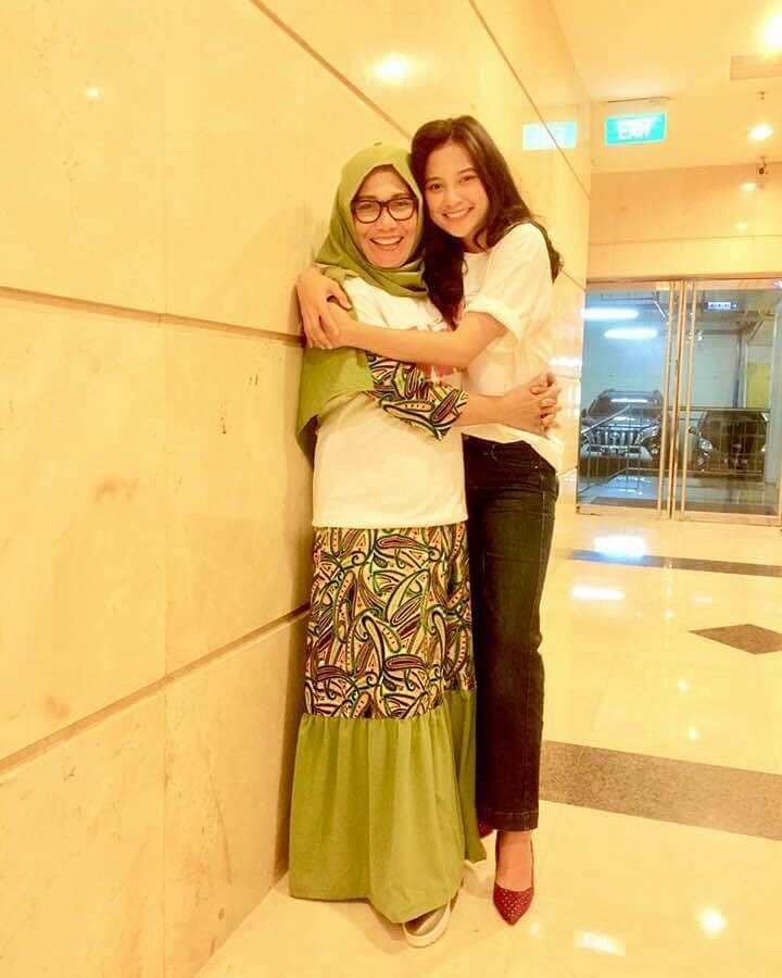 potret kebersamaan indah permatasari dan ibunda © berbagai sumber