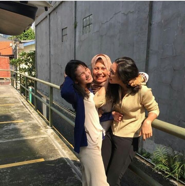 potret kebersamaan indah permatasari dan ibunda © berbagai sumber