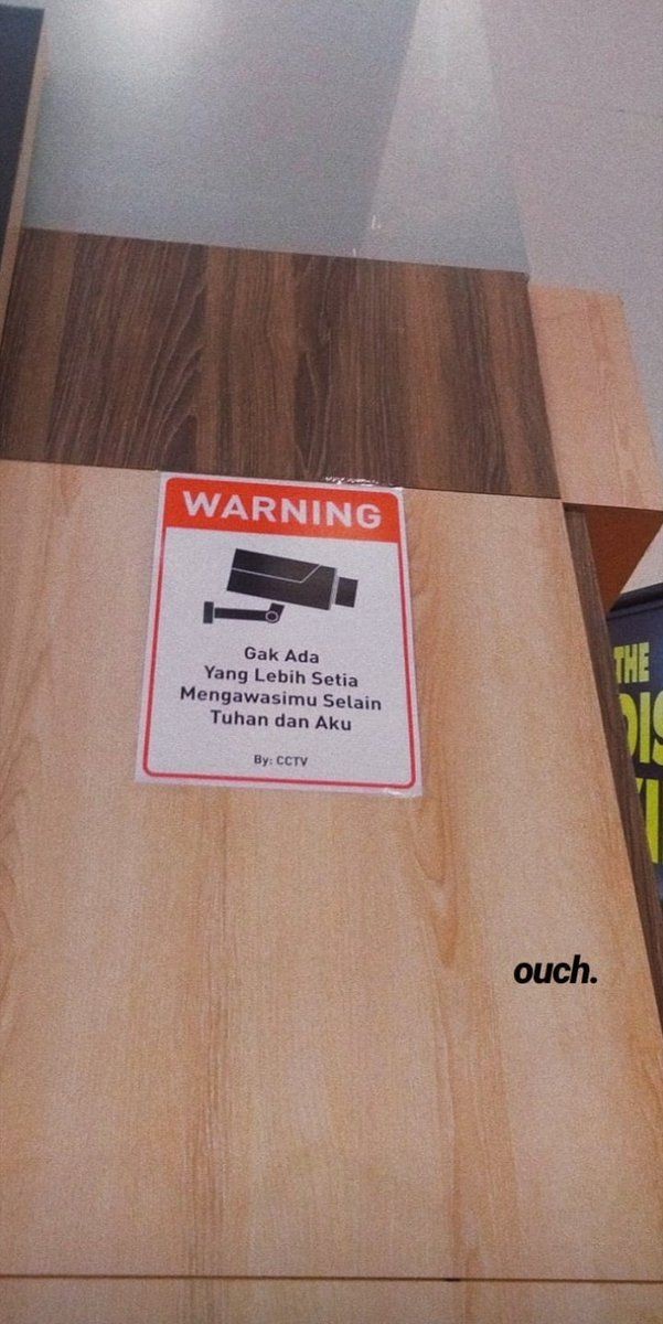 peringatan di tempat umum absurd © berbagai sumber
