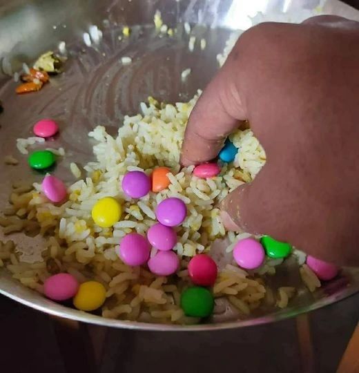 aksi kocak cewek makan © berbagai sumber