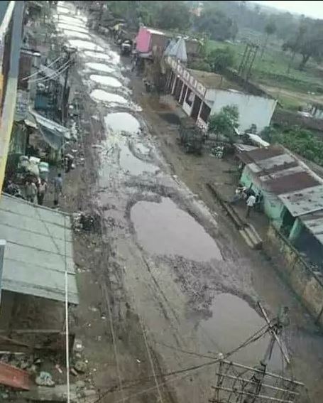 Editan penampakan jalan raya Berbagai sumber