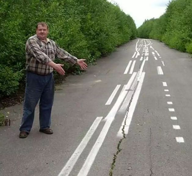 Editan penampakan jalan raya Berbagai sumber