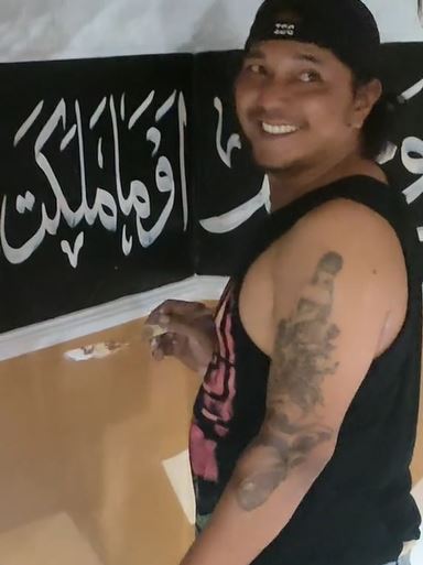 pria bertato jago lukis kaligrafi Berbagai sumber pria bertato jago lukis kaligrafi Berbagai sumber