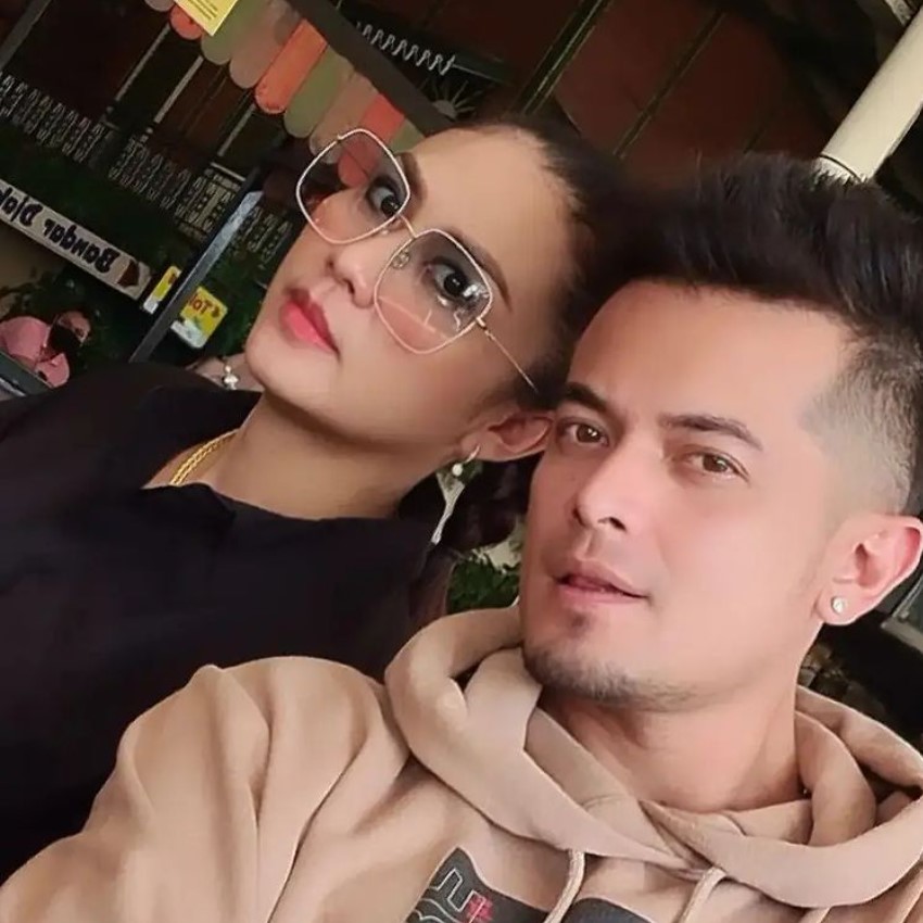 Genta Buana bareng pasangan harmonis © berbagai sumber