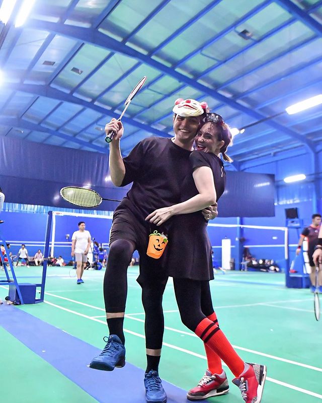 Genta Buana bareng pasangan harmonis © berbagai sumber