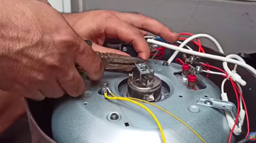 Mudah dipraktikkan, ini cara memperbaiki tombol rice cooker susah ditekan