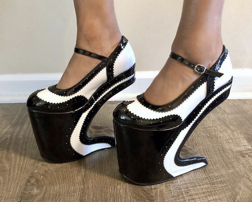 Potret kocak heels dengan desain out of the box berbagai sumber