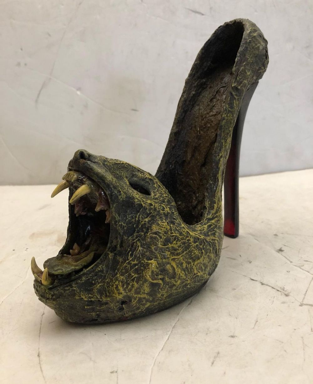 Potret kocak heels dengan desain out of the box berbagai sumber