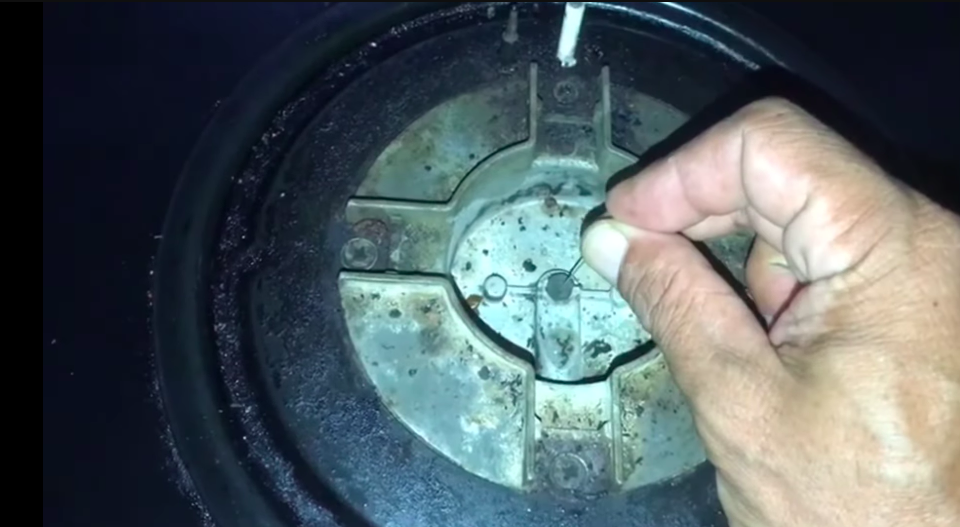 Cuma pakai jarum pentul, ini trik memperbaiki kompor gas tanam tidak mau menyala
