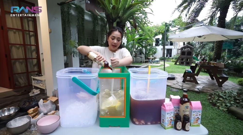 10 Inspirasi minuman segar ala Nagita Slavina, cocok buat acara keluarga
