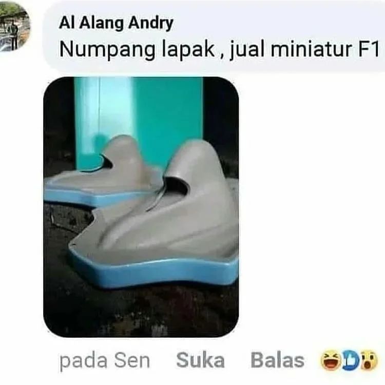 orang nggak niat bikin status FB nyeleneh © berbagai sumber