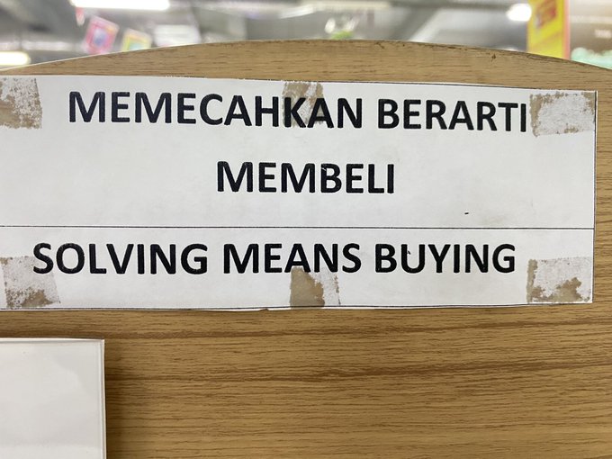 Salah tulis bahasa Inggris di pamflet Berbagai sumber