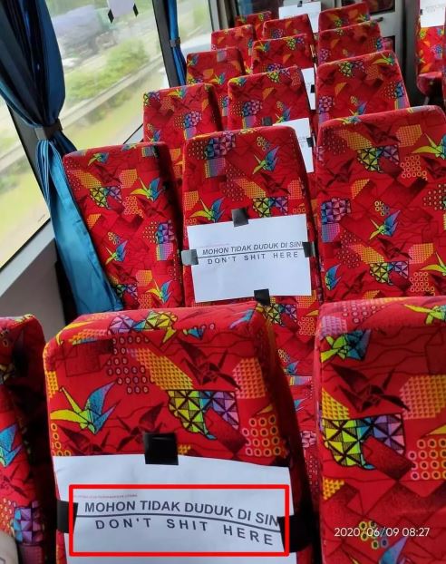 Salah tulis bahasa Inggris di pamflet Berbagai sumber