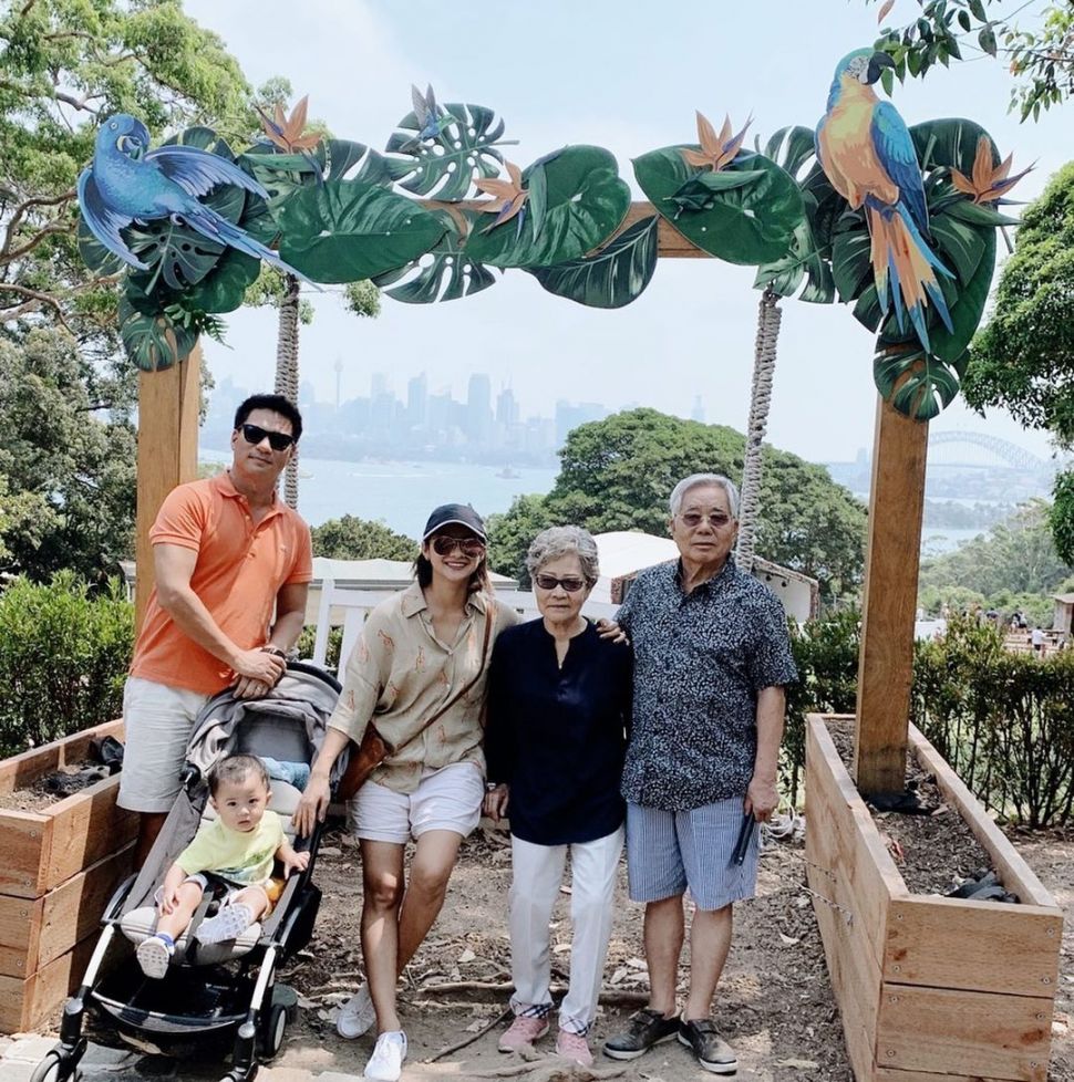 kedekatan aktris dan mertua bule © instagram