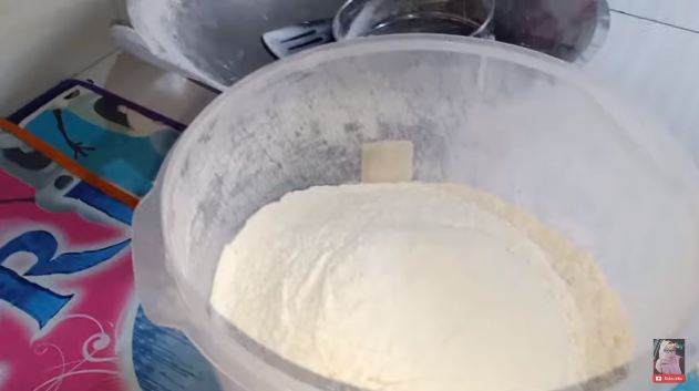 Bekal bahan dasar kue kering, ini cara menyangrai tepung terigu yang benar