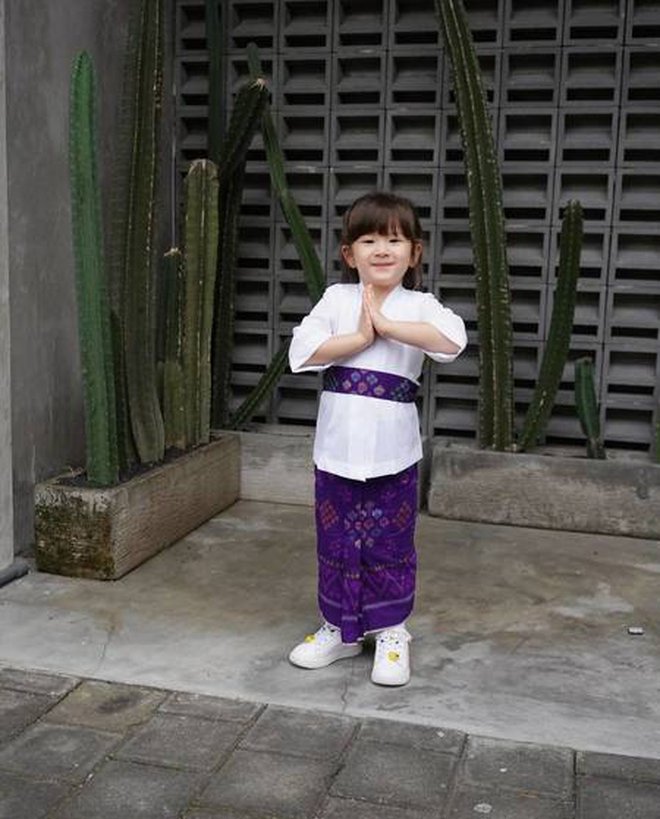 anak seleb blasteran pakai baju adat © 2023 brilio.net