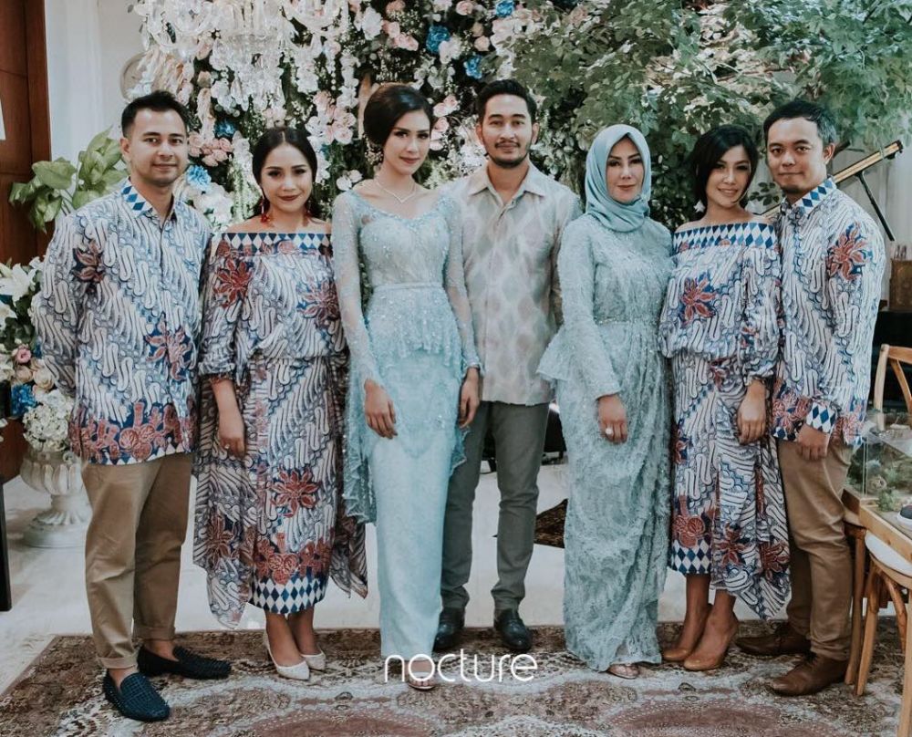 pesona seleb di acara lamaran adik © berbagai sumber