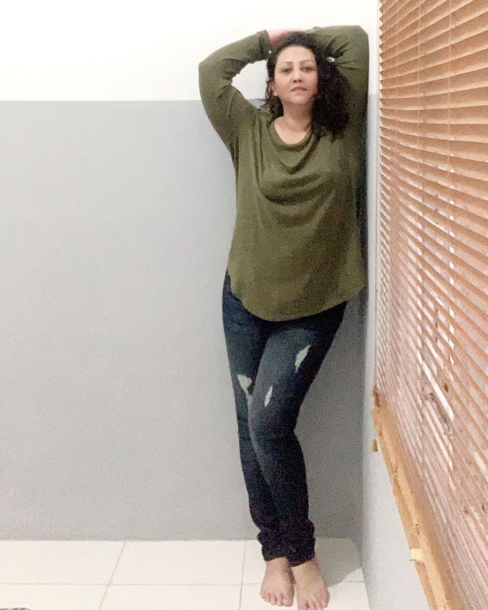 Potret Tengku Resi ibu Aliando Syarief © 2022 Instagram 