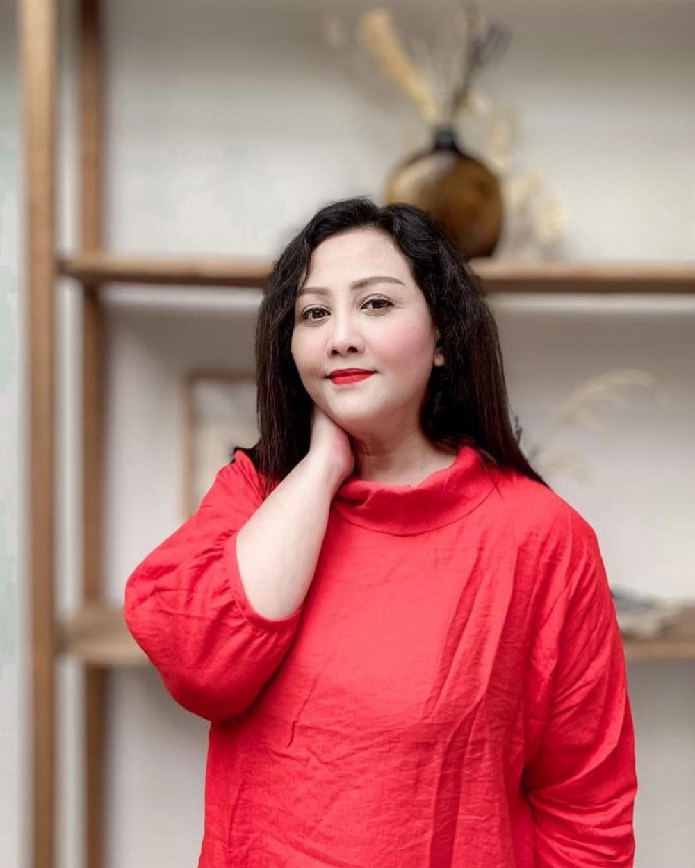 Potret Tengku Resi ibu Aliando Syarief © 2022 Instagram 