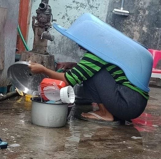 orang akali benda jadi payung © 2022 Instagram  orang akali benda jadi payung © 2022 Instagram